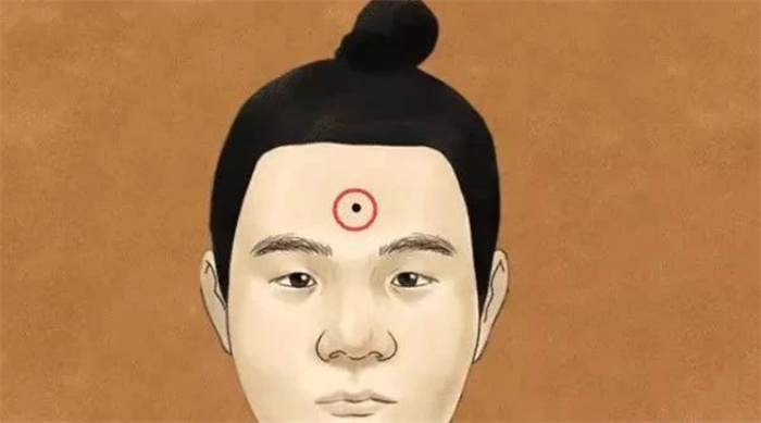 男人臉上哪些痣不好（額頭中間有痣）