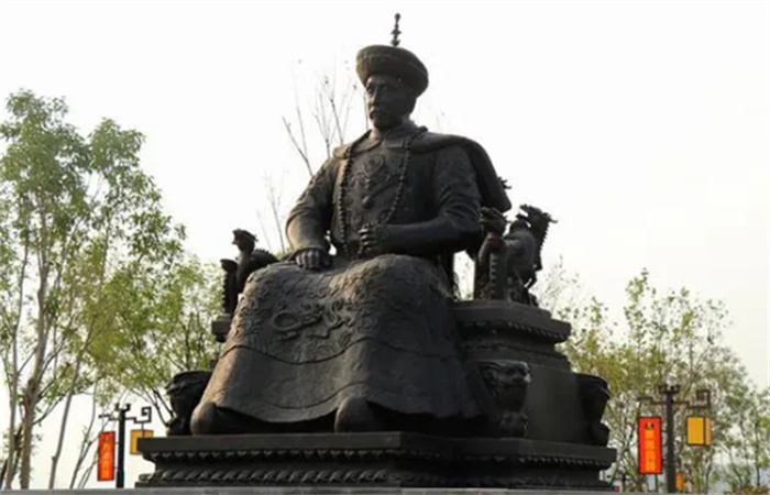 被稱為清朝明君的乾隆 留下了什么爛攤子（乾隆操作）