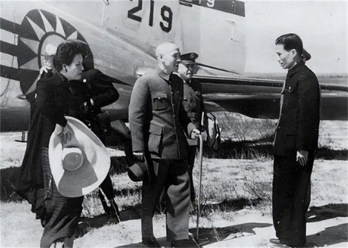 蔣介石敗退臺(tái)灣時(shí)，帶走了3位頂級(jí)“大人物”