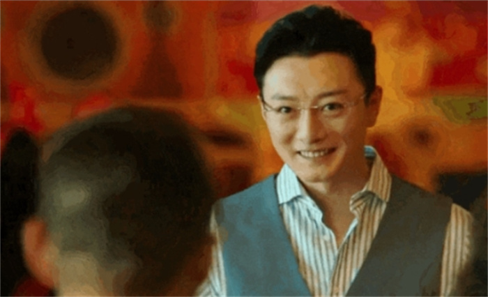 高啟盛扮演者亂扔煙頭被拍 曾被拍隨地小便