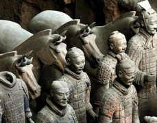 秦始皇兵馬俑上  竟留下了外星人痕跡  （灰陶色物質(zhì)）