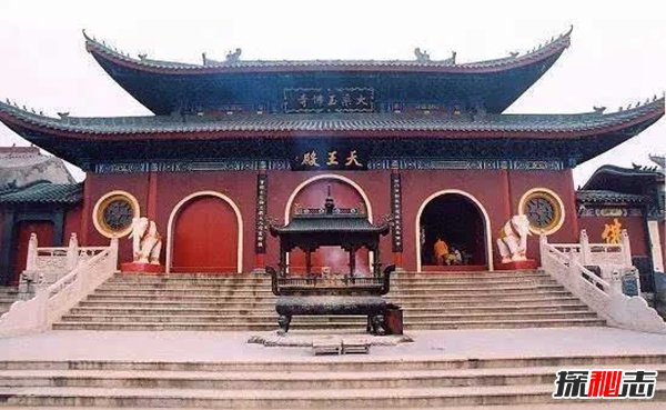 拜佛禁忌,千萬不要衣著暴露的去拜佛(對(duì)佛祖大不敬)