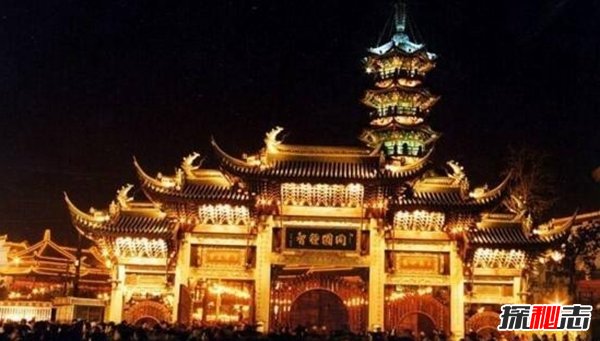 上海十大最邪門的地方,香爐形狀的恒隆廣場(chǎng)