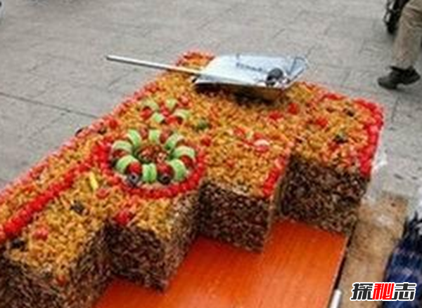 切糕事件是怎么回事?湖南岳陽(yáng)賣(mài)出天價(jià)切糕(總價(jià)值16萬(wàn))