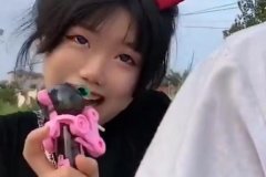 giegie是什么梗?喂棒棒糖給男生(因夸張的某音視頻走紅)